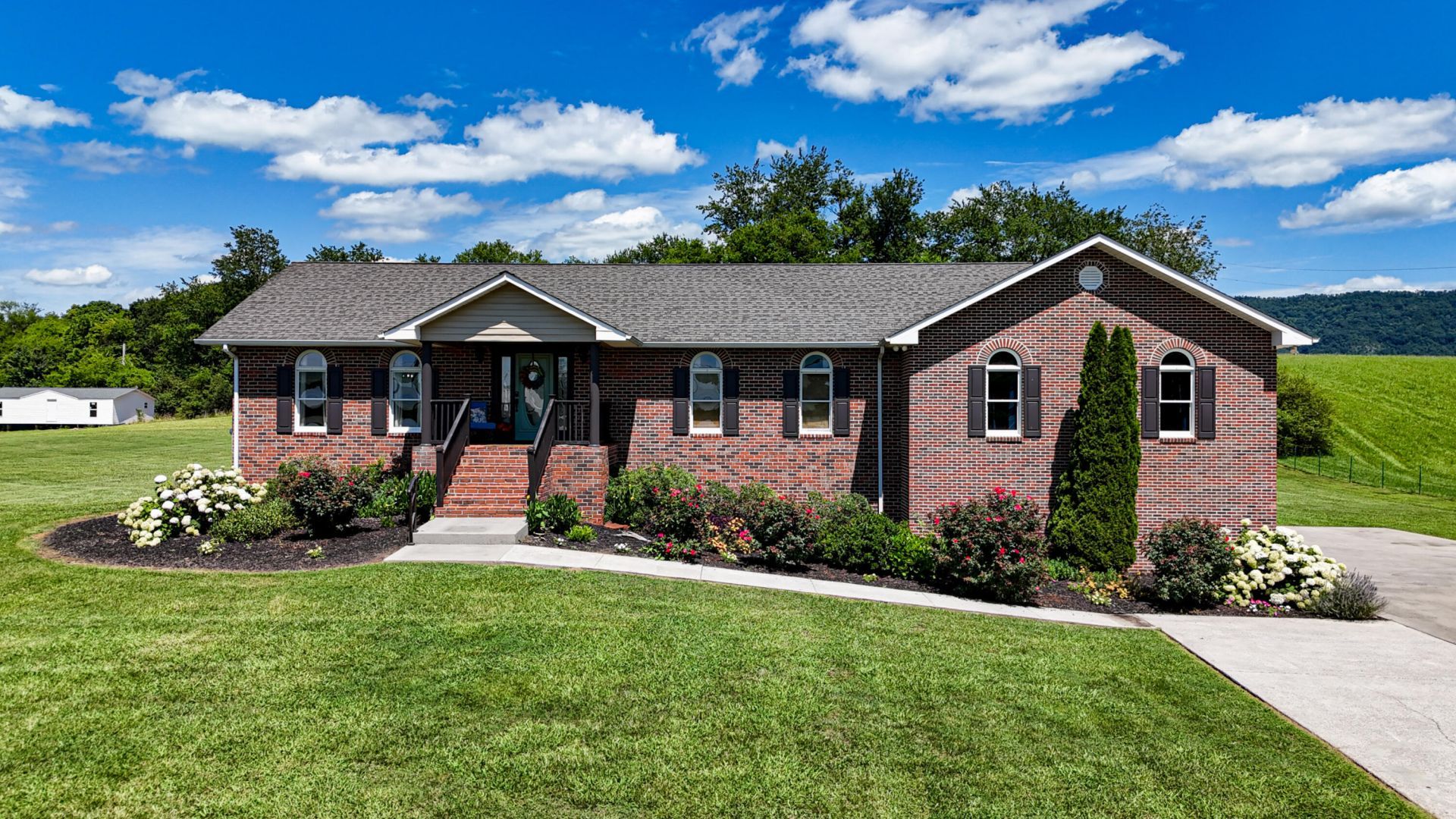 121 County Road 903 Etowah, TN 37331