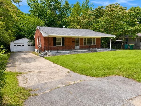 895 Laurel Street , Forest Park, GA 30297