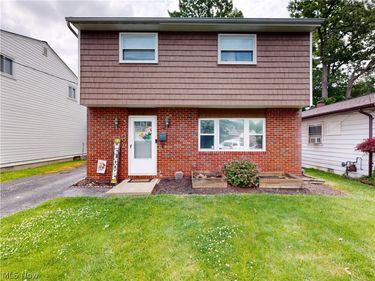 37450 Green Drive, Eastlake, OH 44095