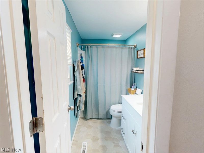 37450 Green Drive, Eastlake, OH 44095 Photo 27