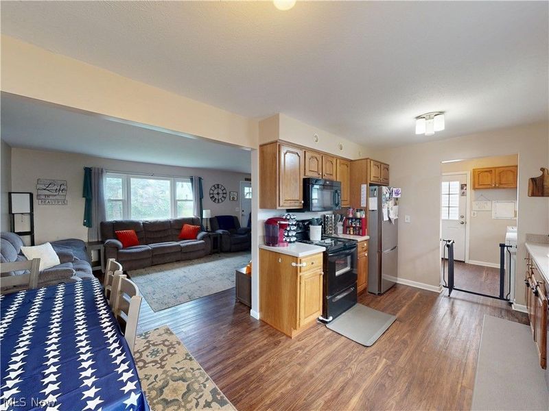 37450 Green Drive, Eastlake, OH 44095 Photo 8
