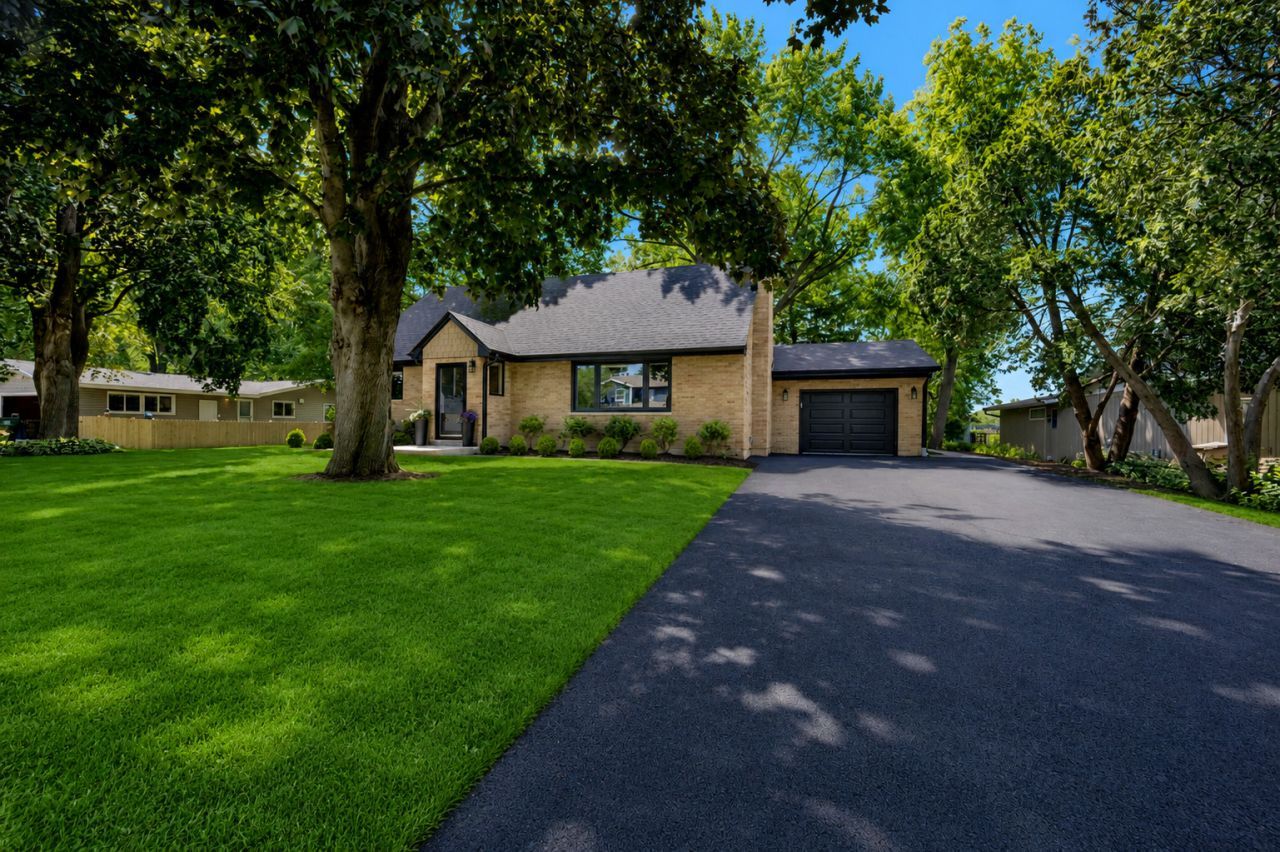 141 Adler Drive , Libertyville, IL 60048