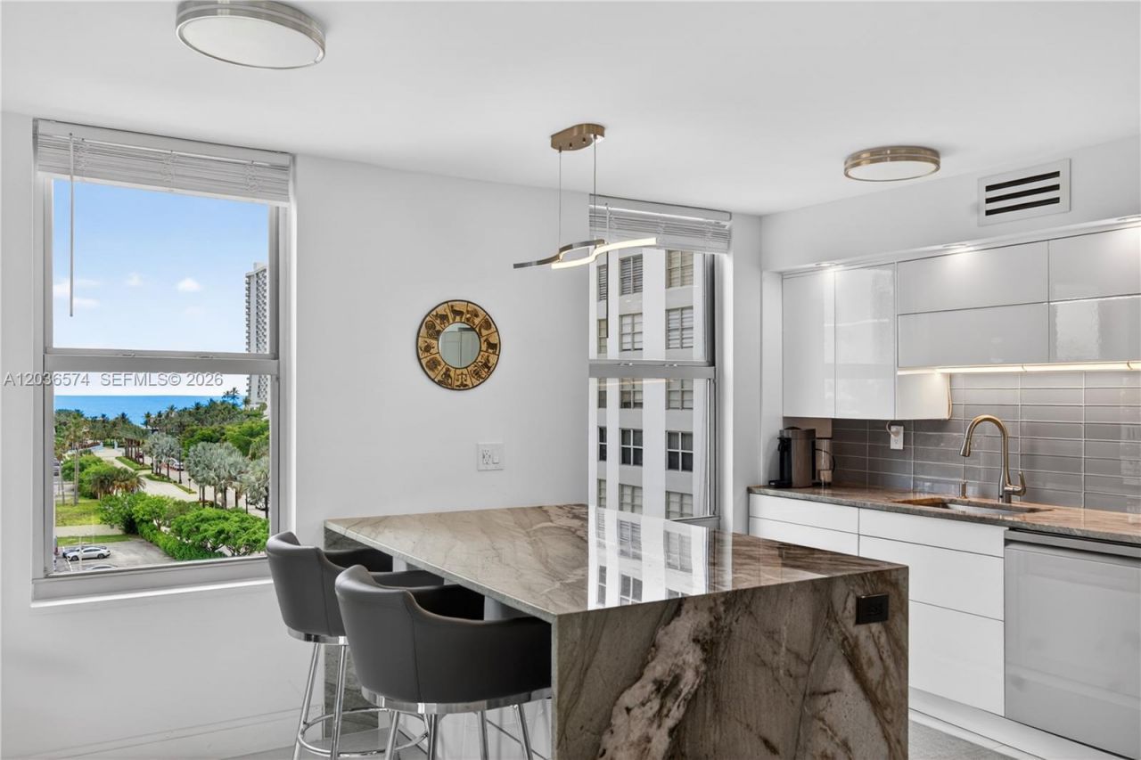 231 174th St , Unit 818, Sunny Isles Beach, FL 33160 Photo