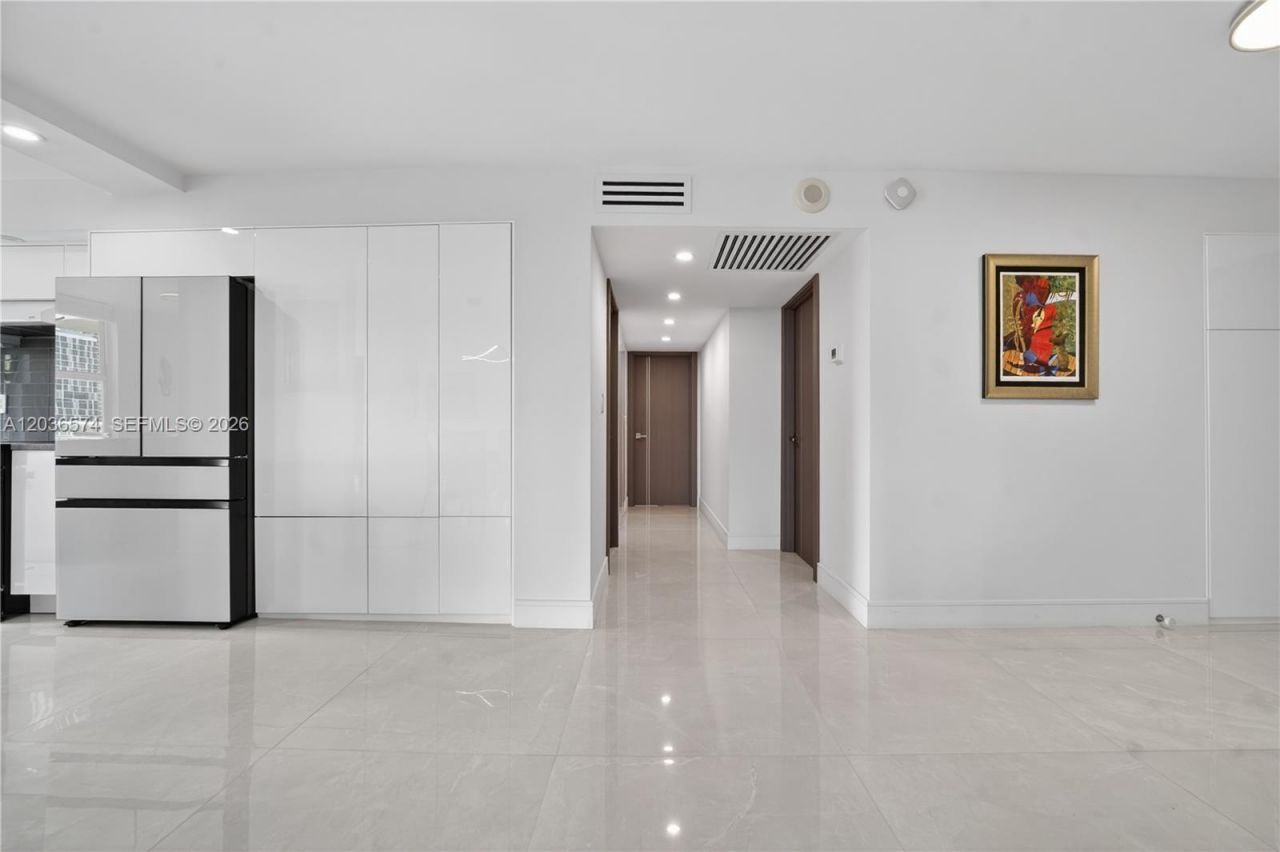 231 174th St , Unit 818, Sunny Isles Beach, FL 33160 Photo