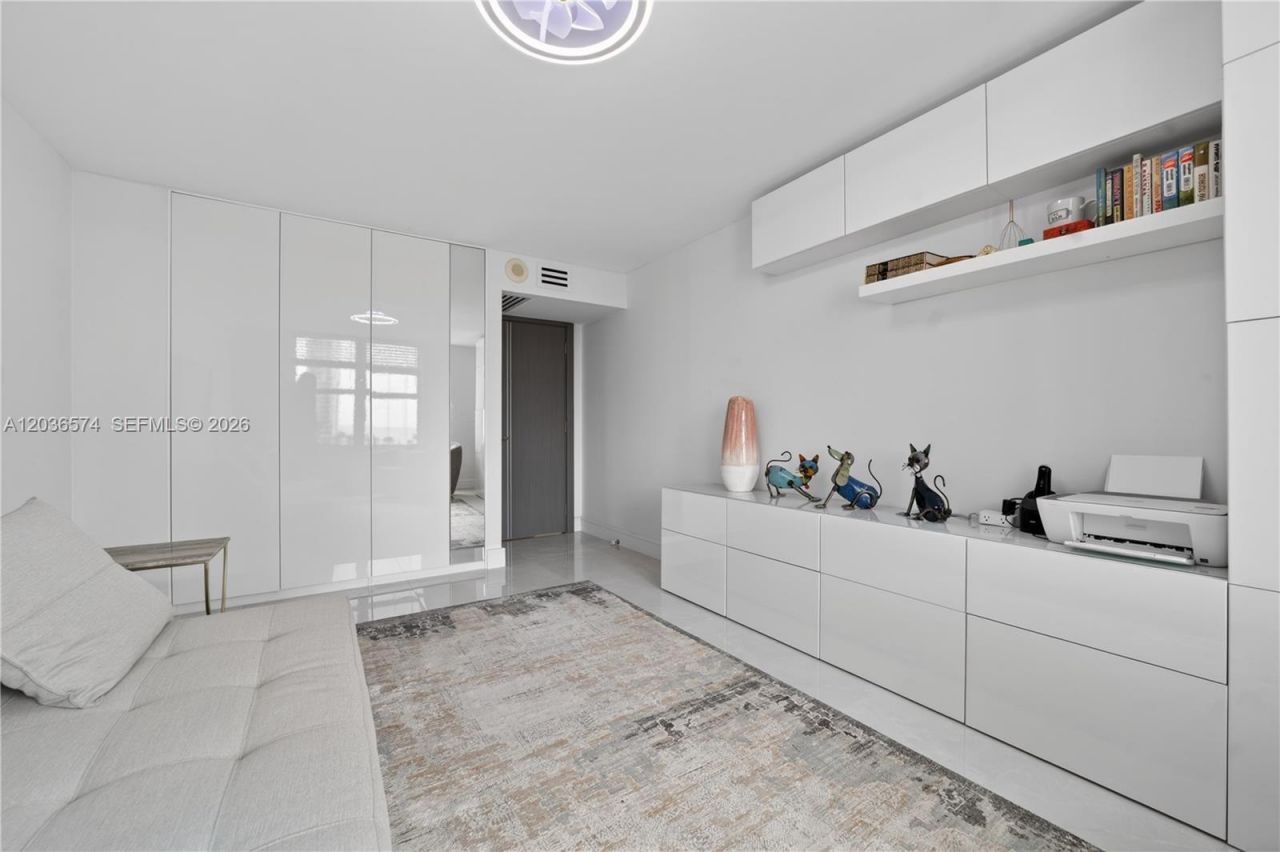 231 174th St , Unit 818, Sunny Isles Beach, FL 33160 Photo