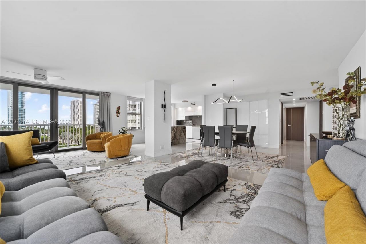 231 174th St , Unit 818, Sunny Isles Beach, FL 33160 Photo