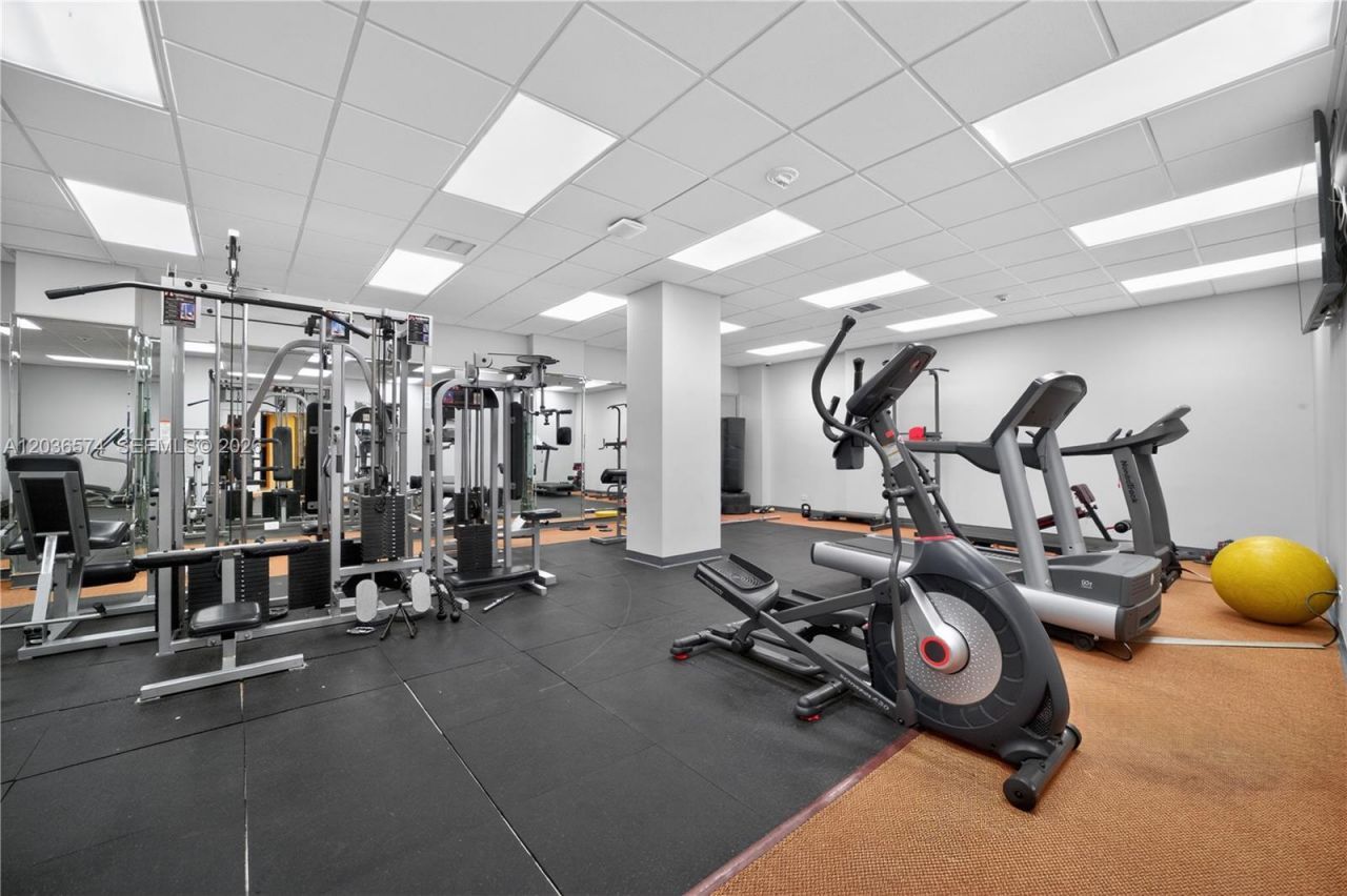 231 174th St , Unit 818, Sunny Isles Beach, FL 33160 Photo