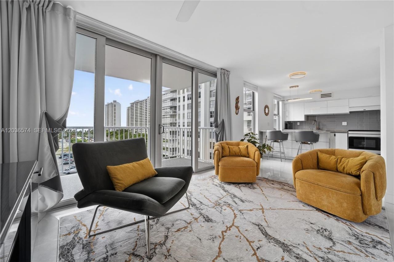 231 174th St , Unit 818, Sunny Isles Beach, FL 33160 Photo