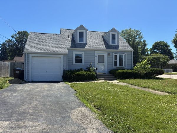 1226 Warren Avenue , Belvidere, IL 61008