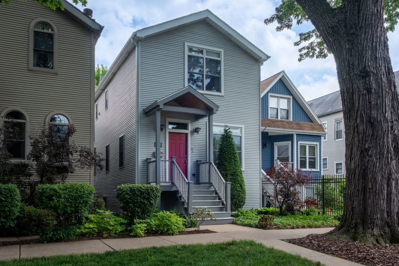 2111 N Whipple Street , Chicago, IL 60647