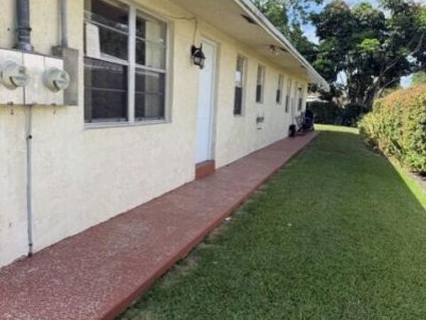 5848 Lincoln Street, Unit A-b, Hollywood, FL 33021