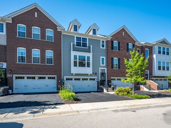 2515 Huntleigh Lane , Woodridge, IL 60517