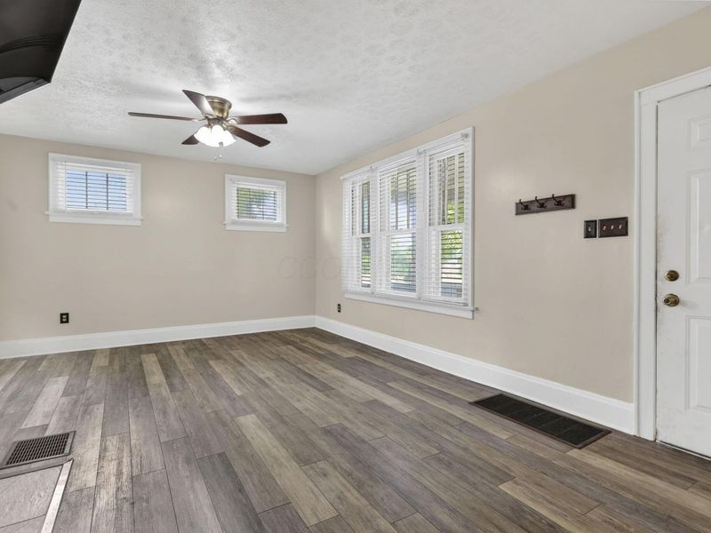 1423 Kenmore Road , Columbus, OH 43211 Photo 11