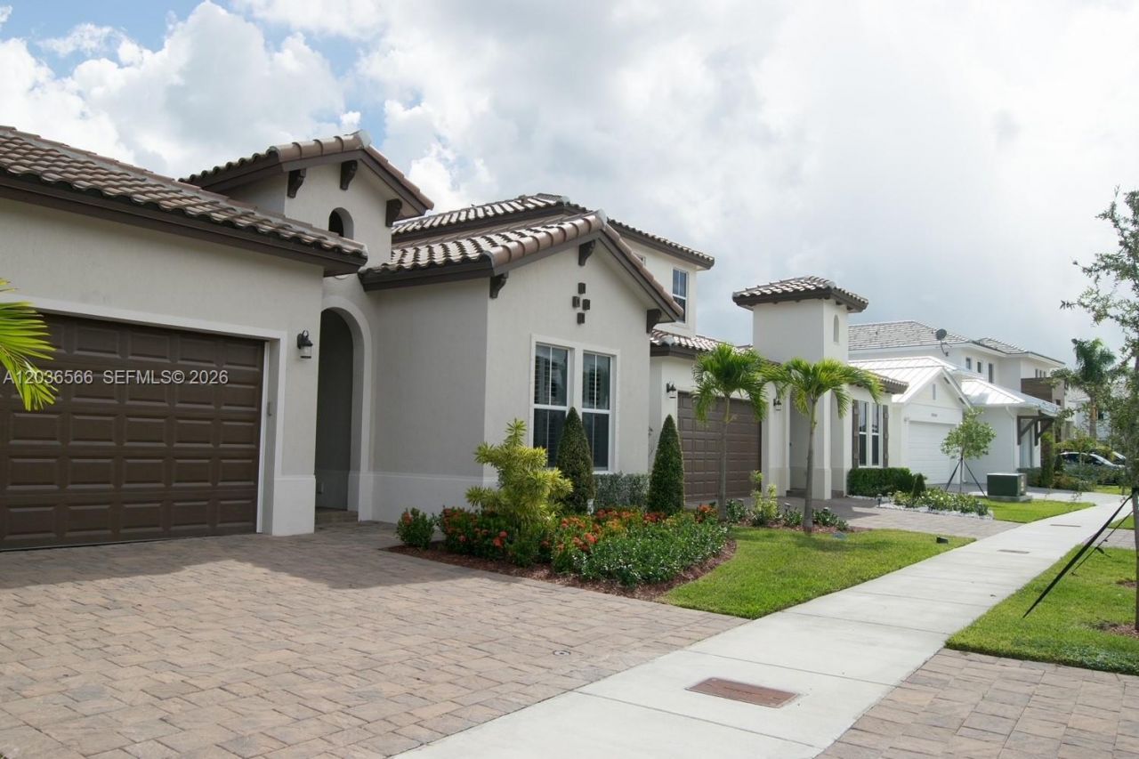14920 SW 175th St , Miami, FL 33187 Photo
