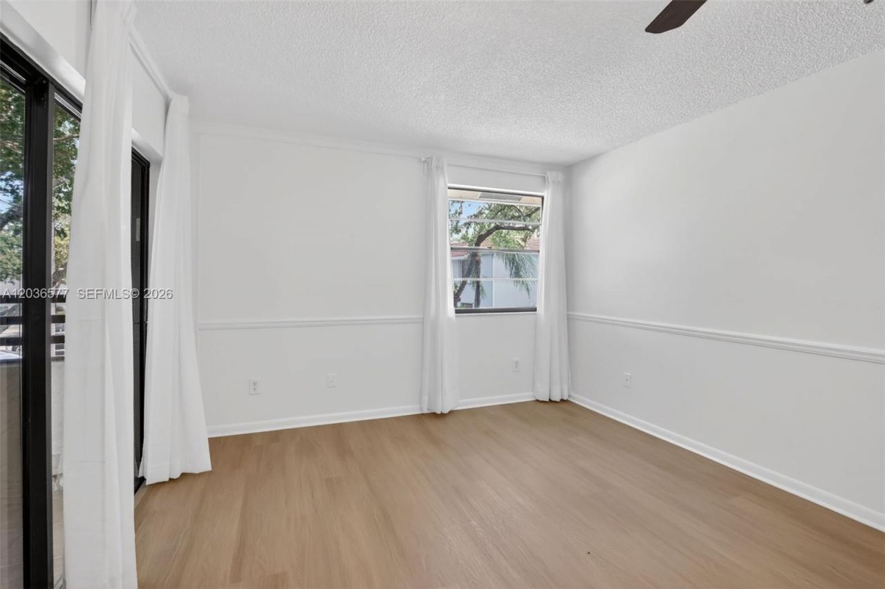 11931 NW 11th St, Unit 11931, Pembroke Pines, FL 33026 Photo