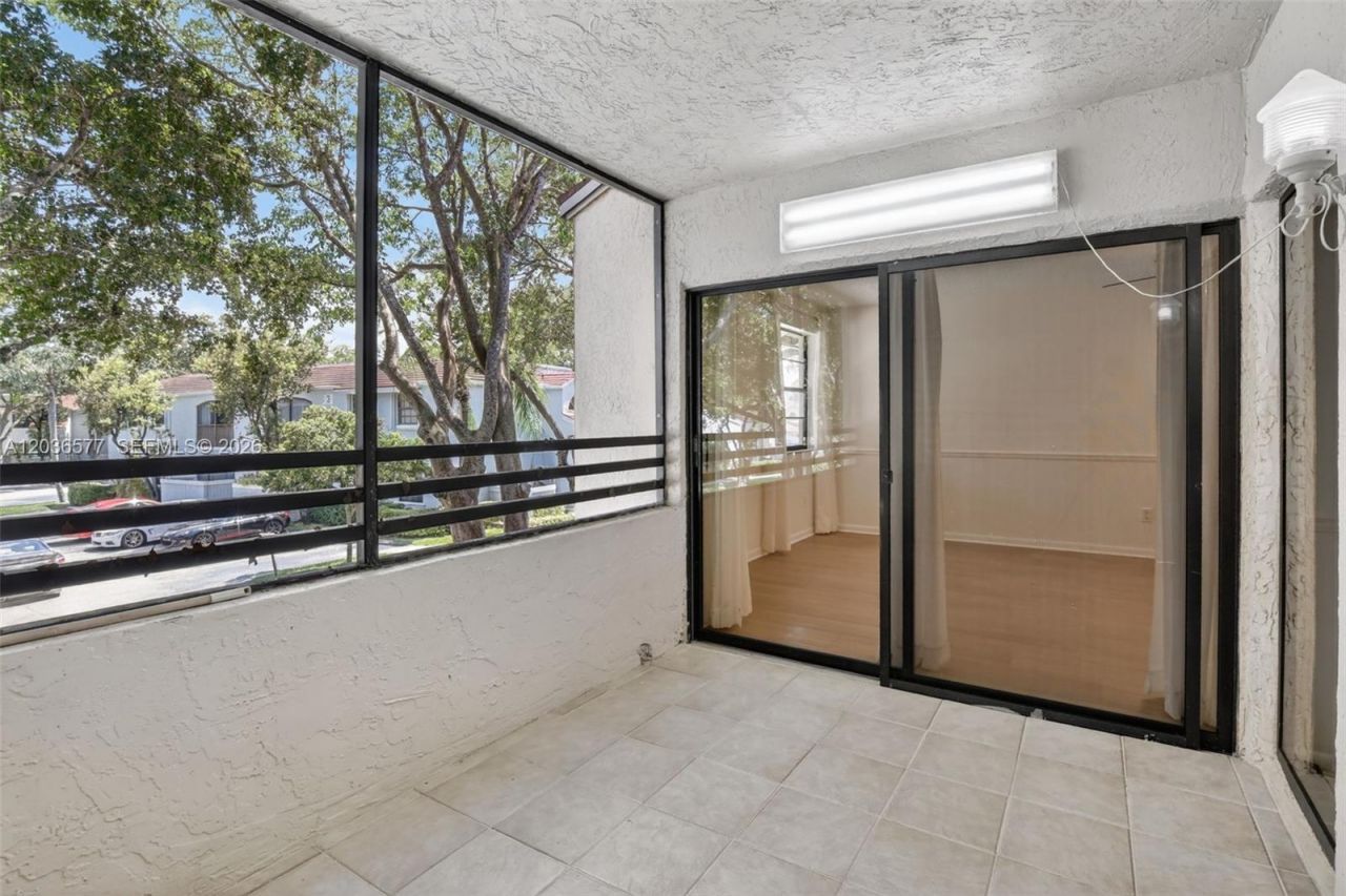 11931 NW 11th St, Unit 11931, Pembroke Pines, FL 33026 Photo