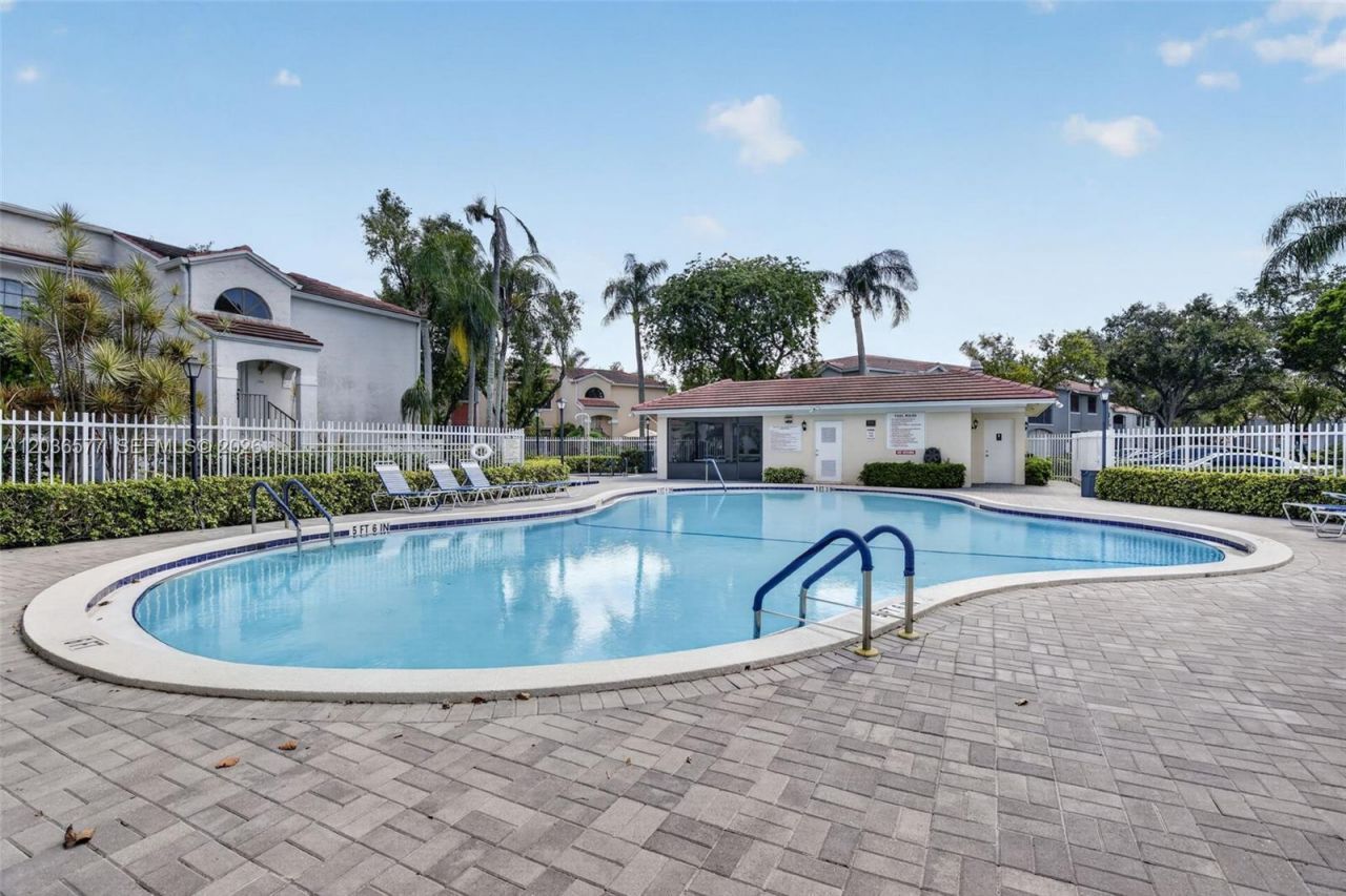 11931 NW 11th St, Unit 11931, Pembroke Pines, FL 33026 Photo