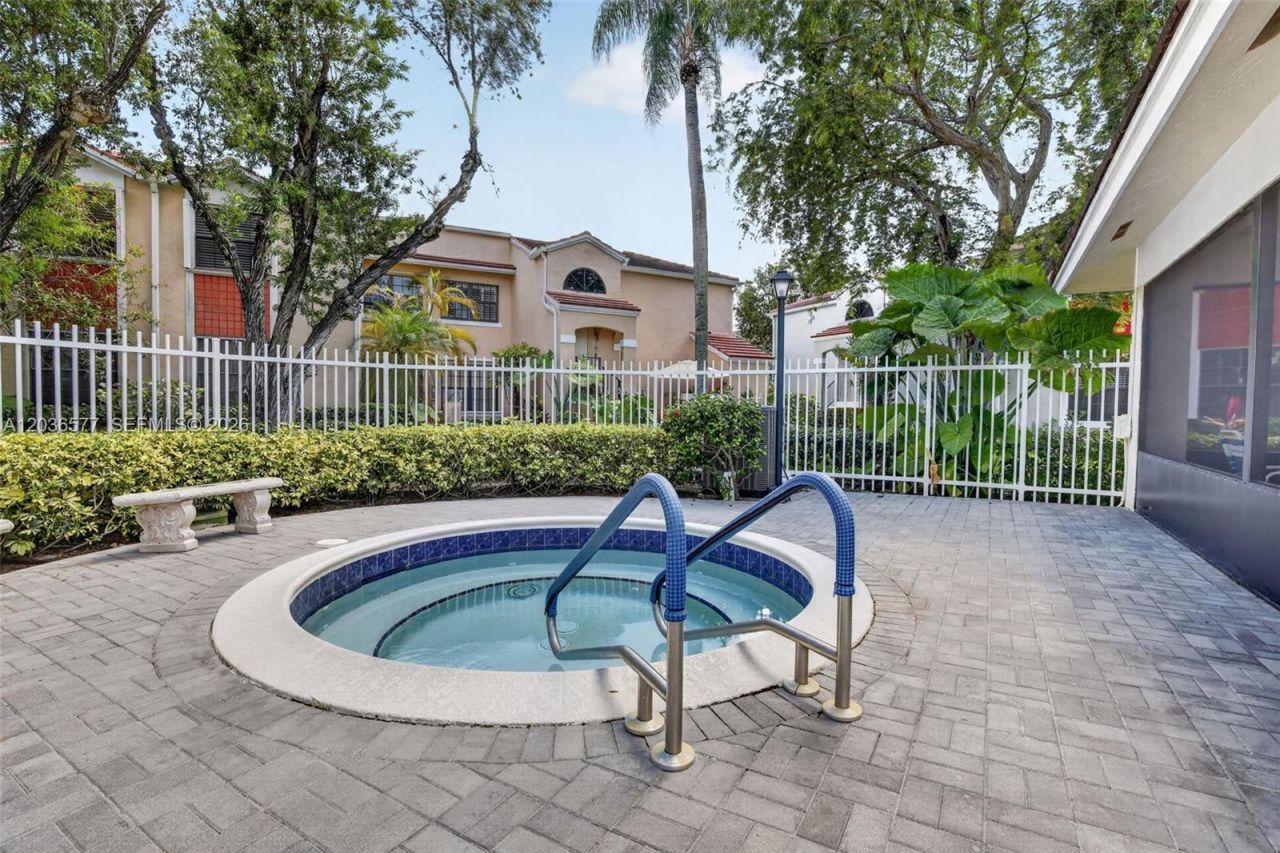 11931 NW 11th St, Unit 11931, Pembroke Pines, FL 33026 Photo
