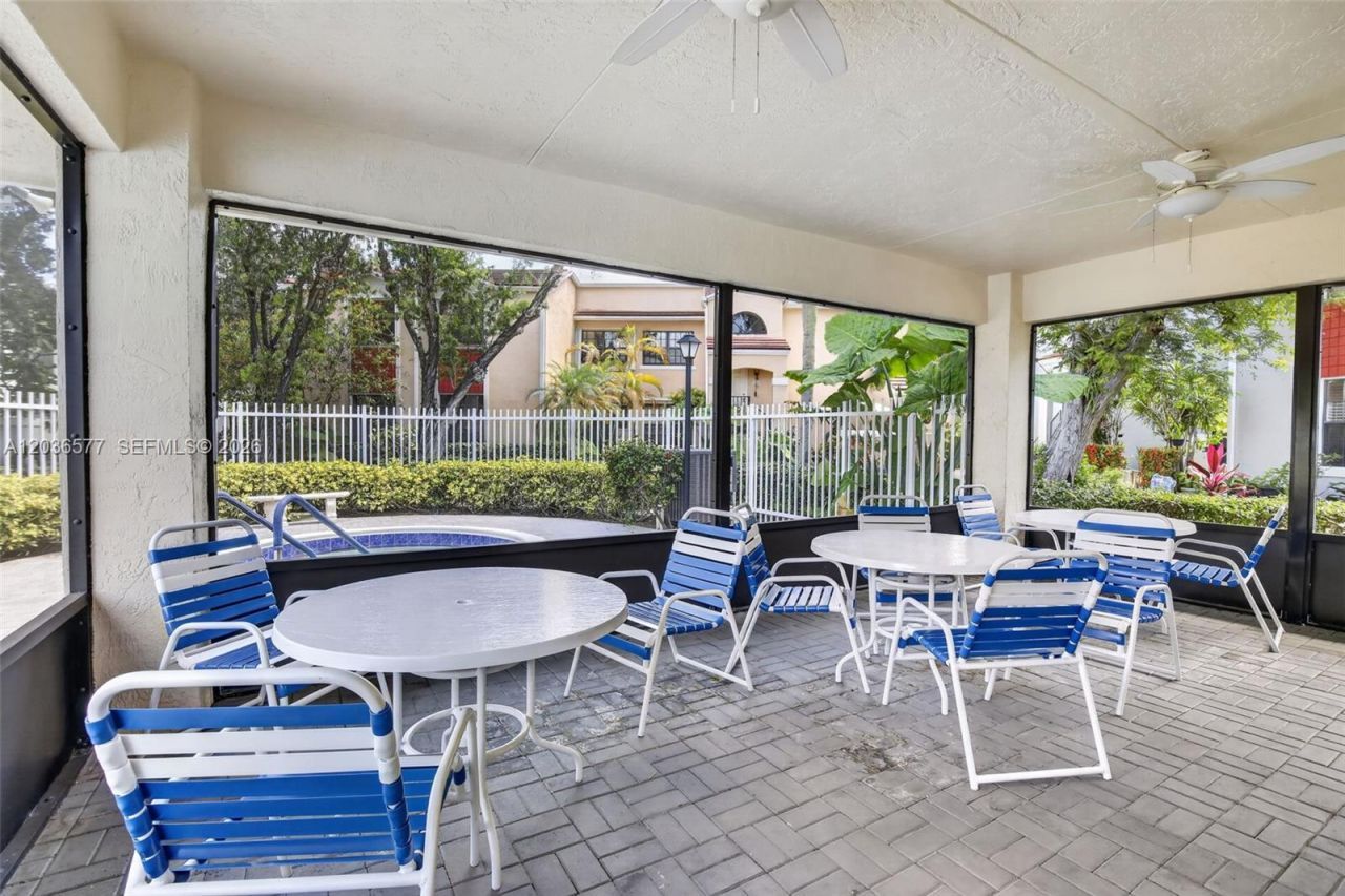 11931 NW 11th St, Unit 11931, Pembroke Pines, FL 33026 Photo