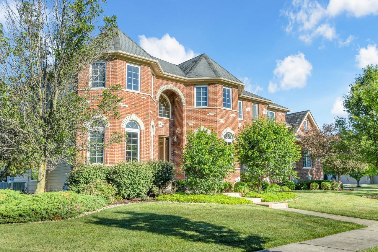 1948 Saddle Farm Lane, Naperville, IL 60564 Main Photo