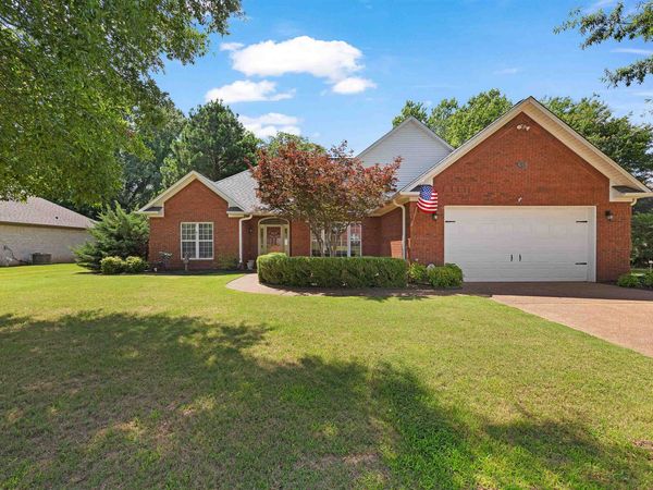 98 WENTWORTH DR, Jackson, TN 38305
