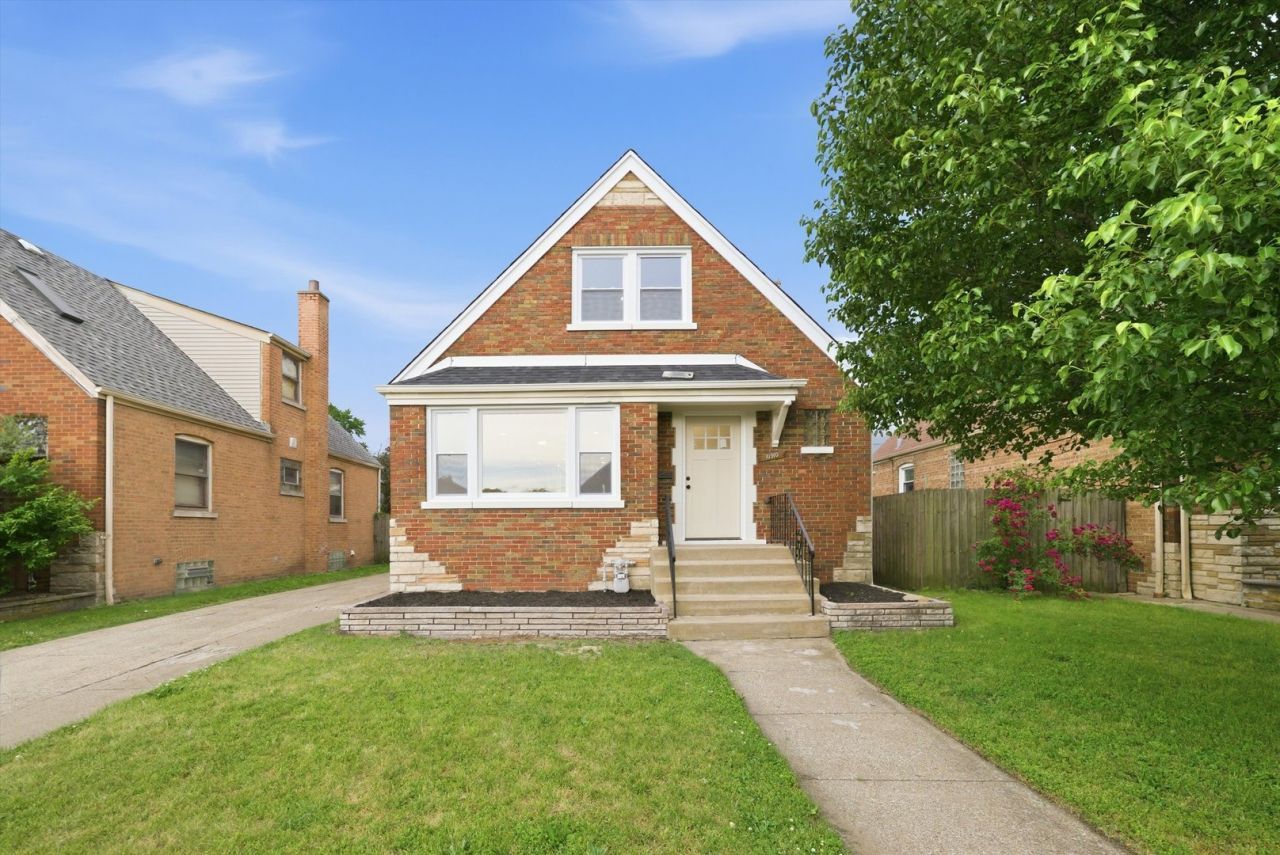 10910 S Avenue L , Chicago, IL 60617