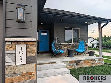 1045 N 107 Street, Lincoln, NE 68527