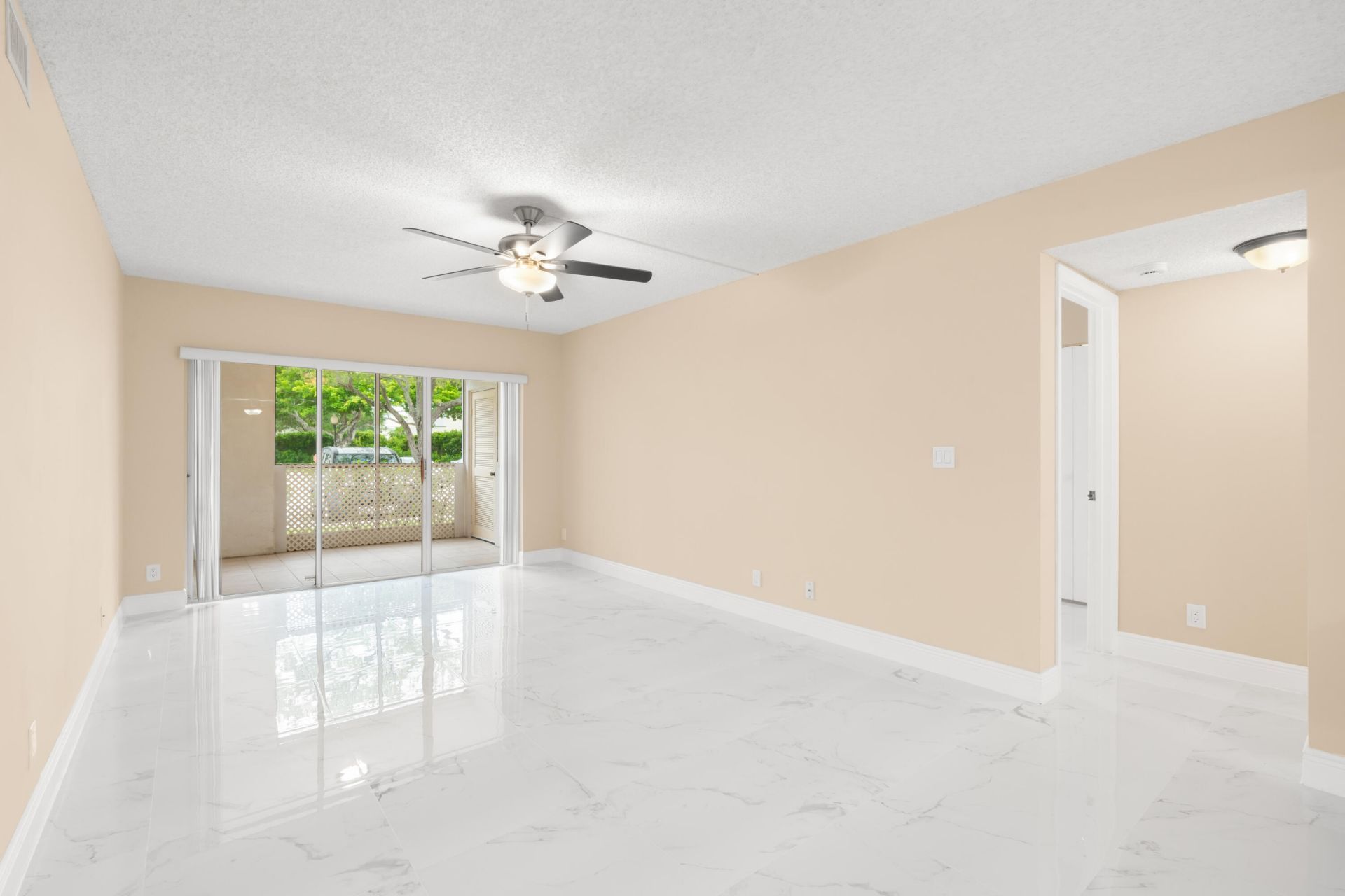 9855 Westview Drive, Unit 714, Coral Springs, FL 33076 Photo