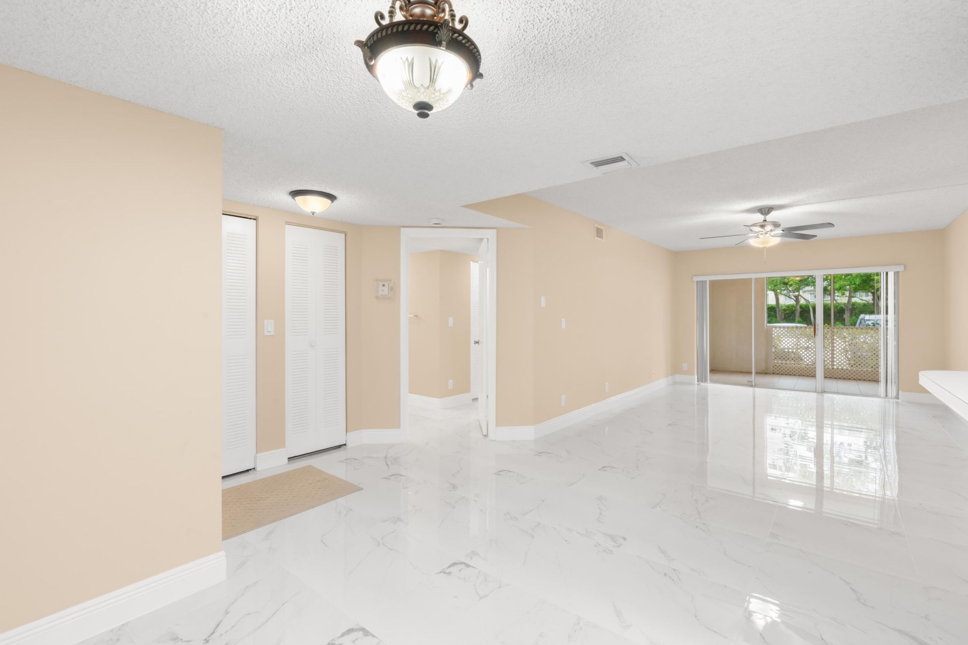 9855 Westview Drive, Unit 714, Coral Springs, FL 33076 Photo
