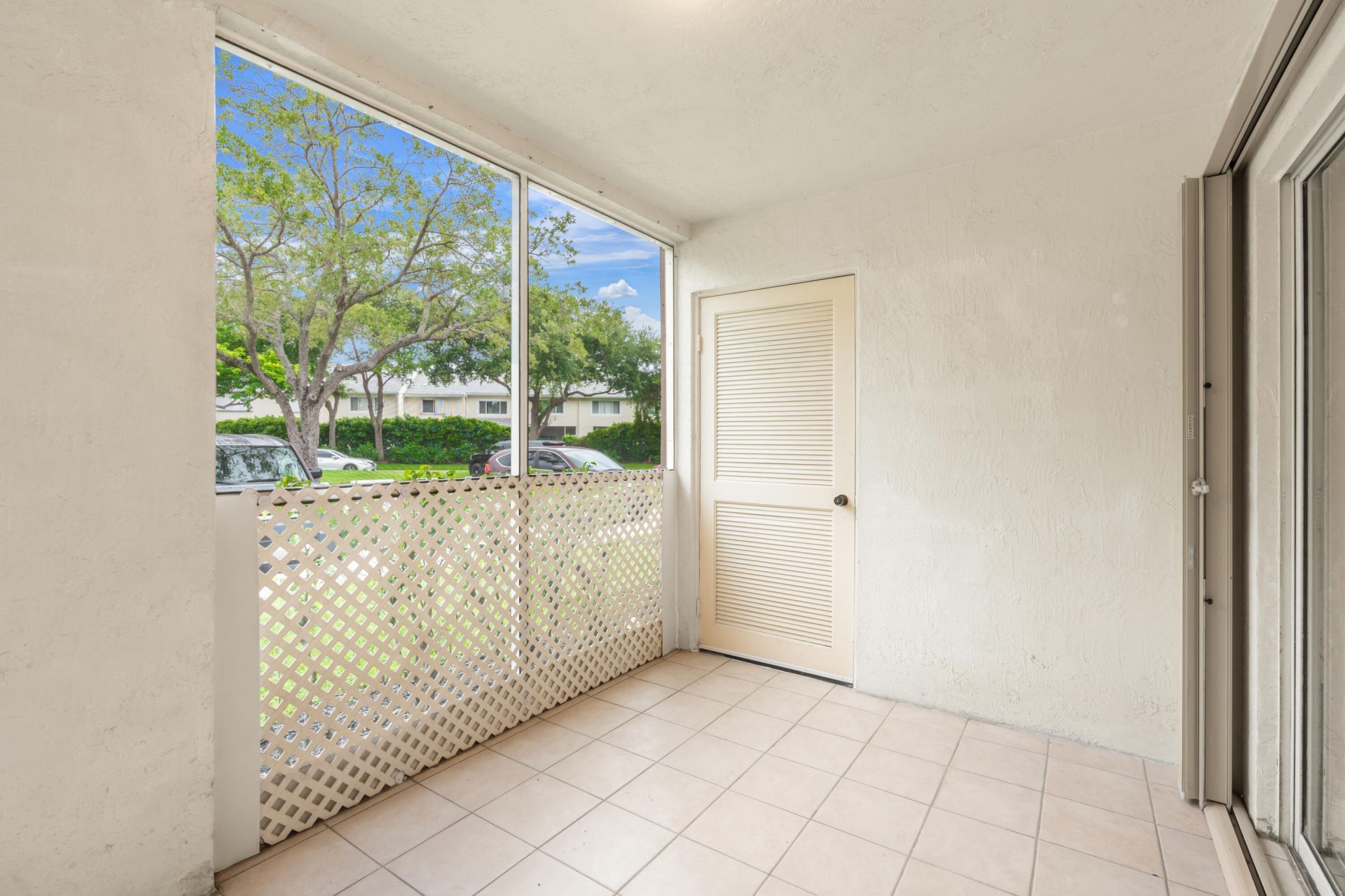 9855 Westview Drive, Unit 714, Coral Springs, FL 33076 Photo