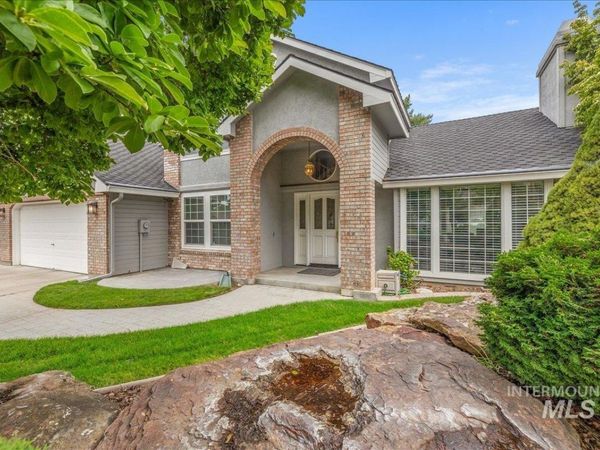898 N Nicklaus Lane, Eagle, ID 83616