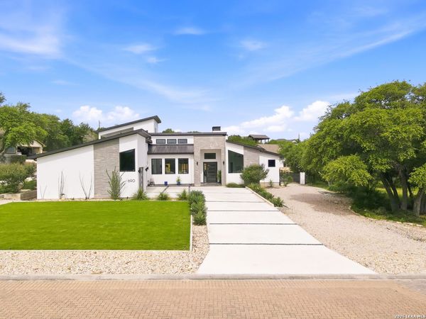 690 KINGS POINT DR, Canyon Lake, TX 78133
