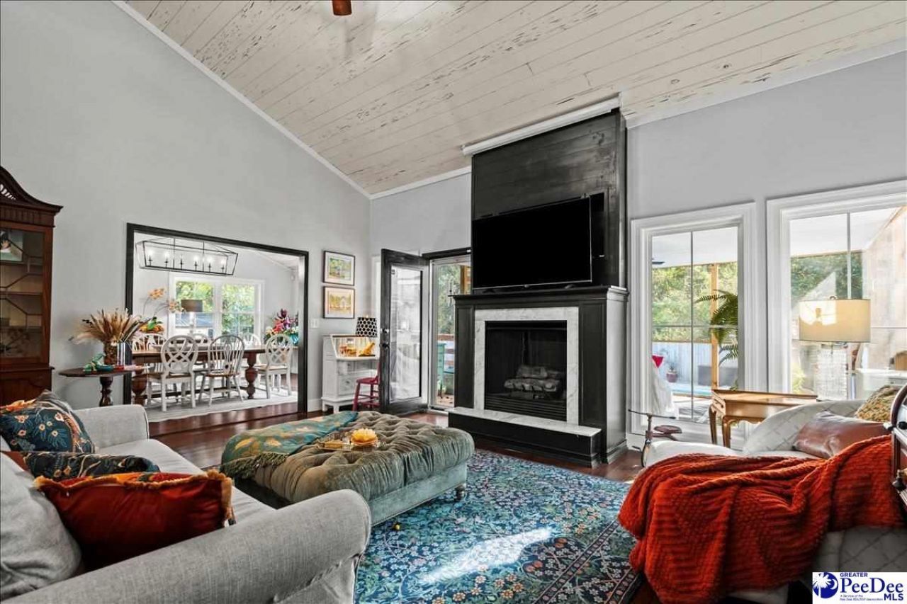 1914 Deerwood Place Photo 11