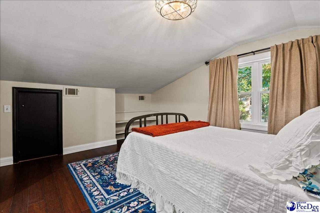 1914 Deerwood Place Photo 14