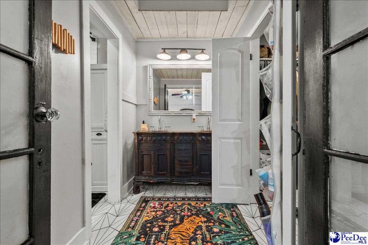 1914 Deerwood Place Photo 27