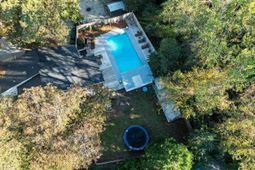 1914 Deerwood Place photo 4