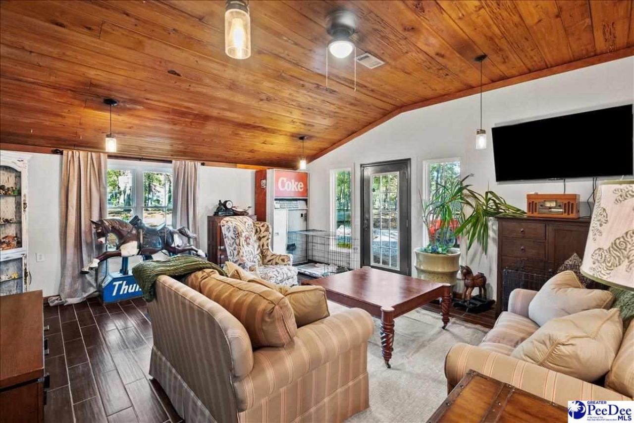 1914 Deerwood Place Photo 37