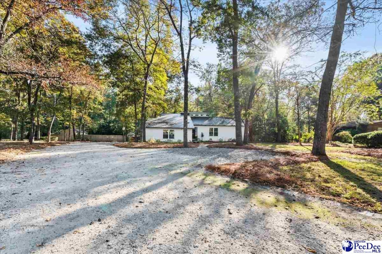 1914 Deerwood Place Photo 4