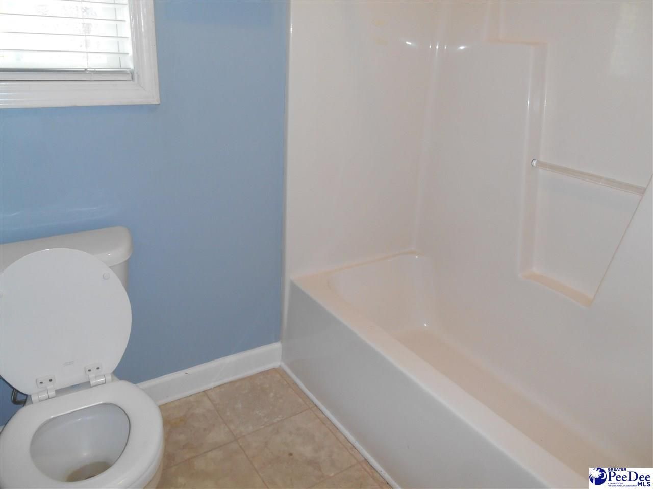 2811 Founder Photo 19