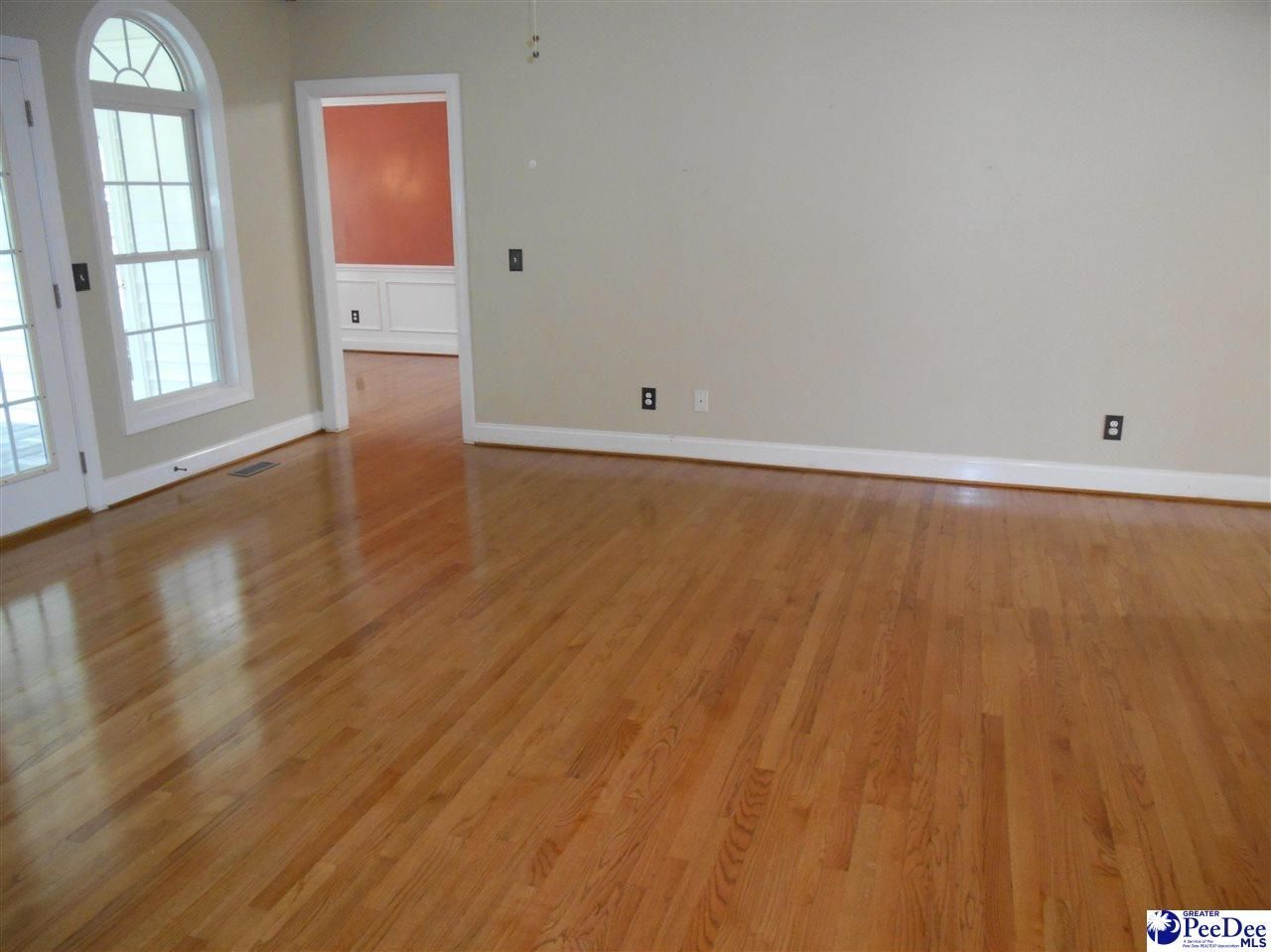 2811 Founder Photo 21