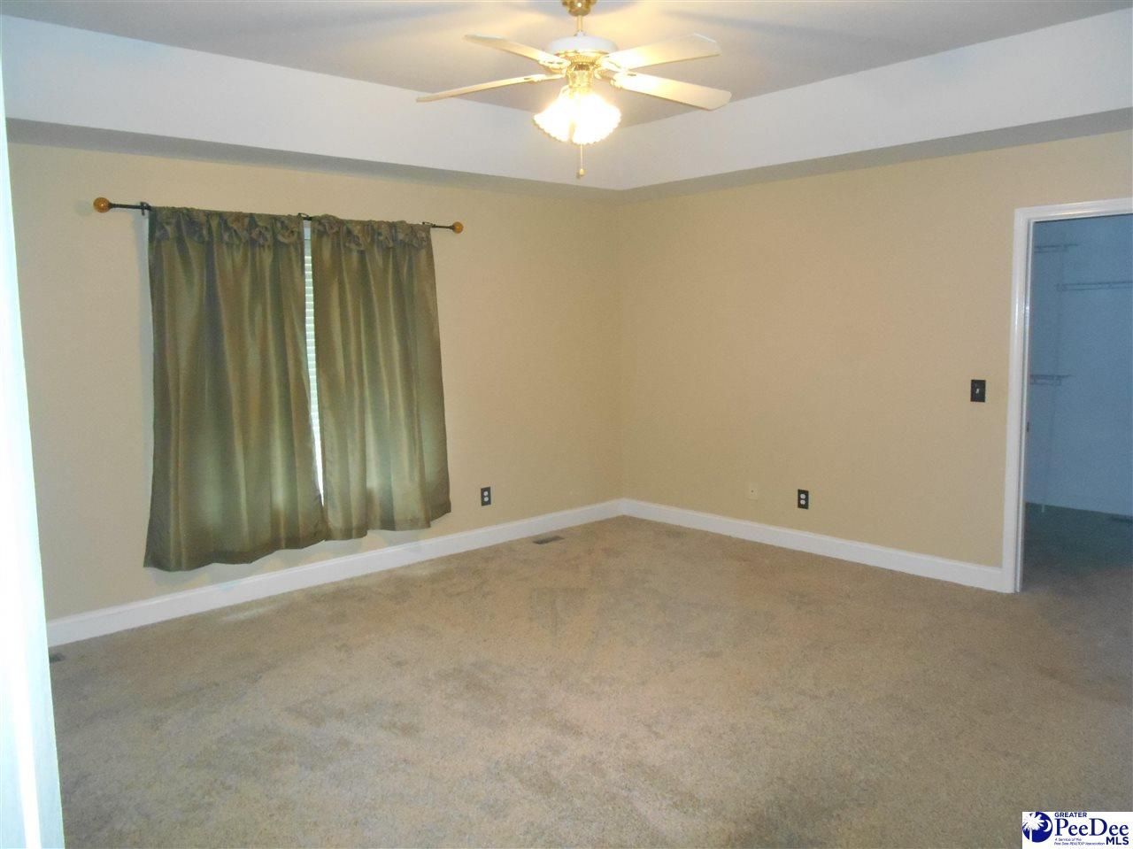 2811 Founder Photo 23