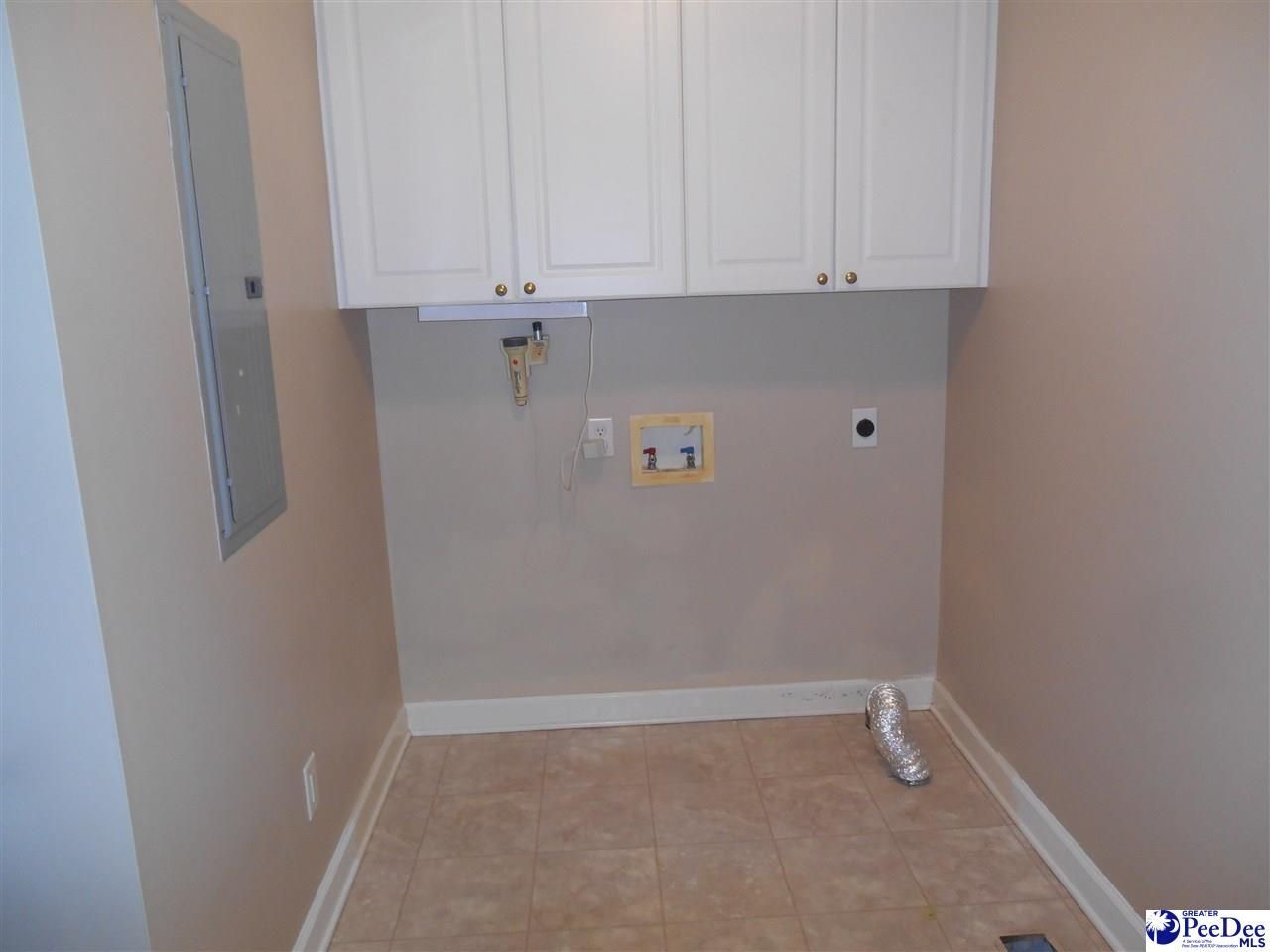 2811 Founder Photo 28
