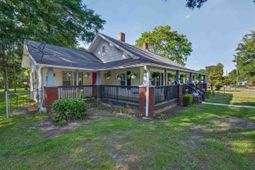 224 Godfrey Street photo 4
