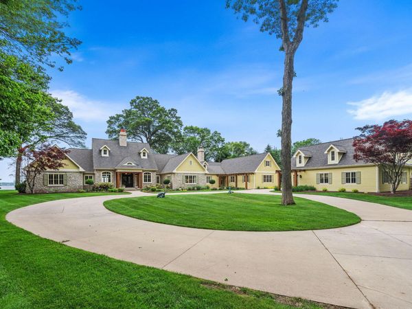 329 W Circle Drive, North Muskegon, MI 49445