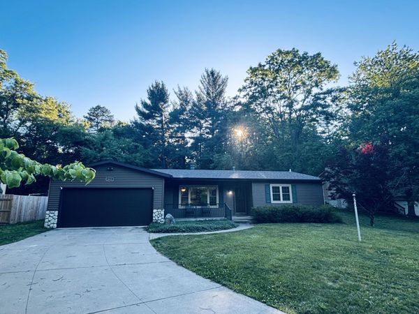 2025 Walker Avenue NW, Grand Rapids, MI 49504