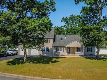 215 FOREST DR, STUARTS DRAFT, VA 24477
