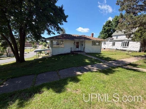 401 W Brown Street, Iron Mountain, MI 49801