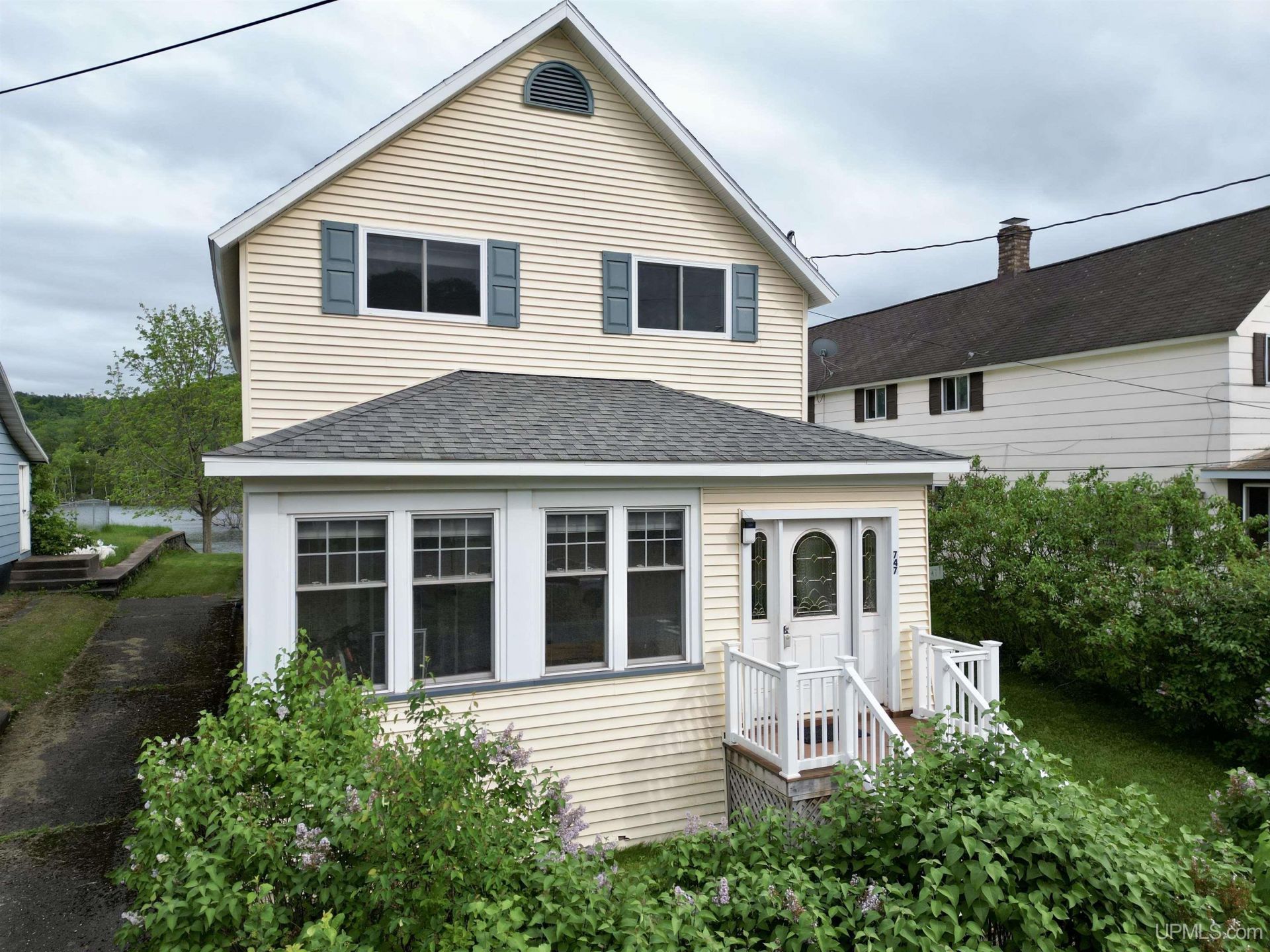 747 S Pine Street, Ishpeming, MI 49849 Main Photo