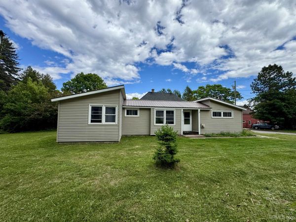 220 Newberry Street, Marquette, MI 49855