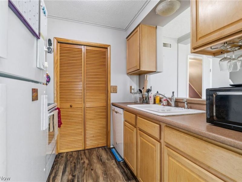 2551 Royal County Down , Uniontown, OH 44685 Photo 11